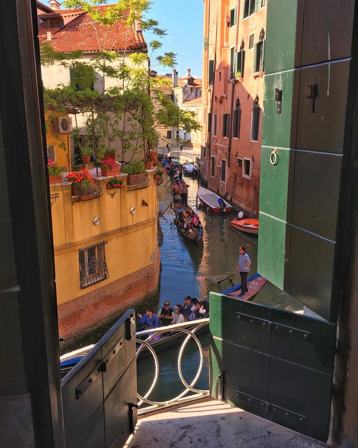 Deluxe Triple Room Canal View,566949141:JPEG